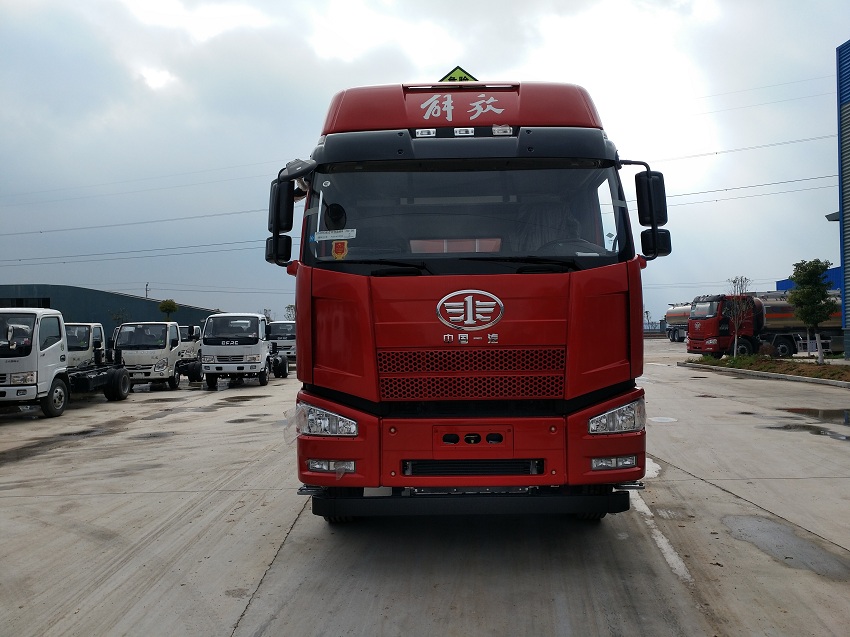 46立方半挂油罐车图片正脸图片