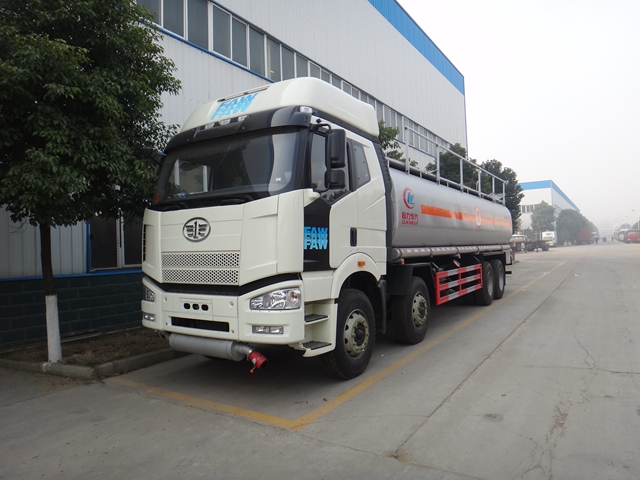 上海解放J616吨油罐车