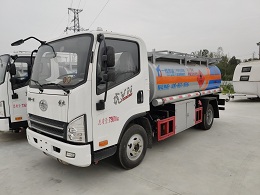 一线加油批量订购解放虎V5吨油罐车