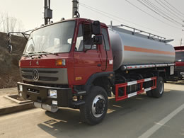 东风153出口15吨油罐车图片