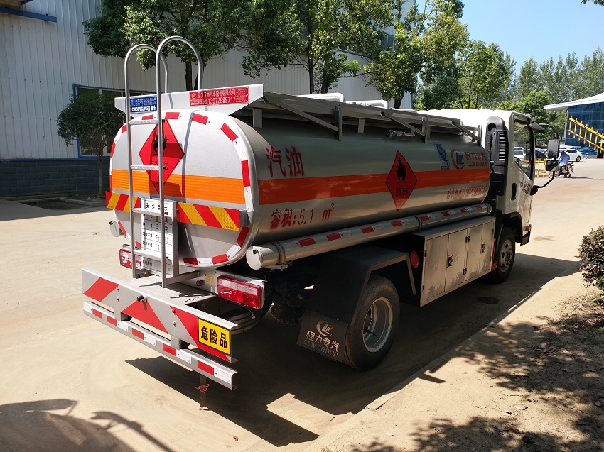 解放虎V5吨油罐车发车尾部图片